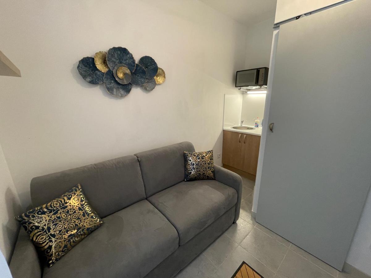 Mini-Studio De 10M² En Centre-Ville De بزييه المظهر الخارجي الصورة